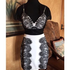 Bebé Lace Top cocktail dress